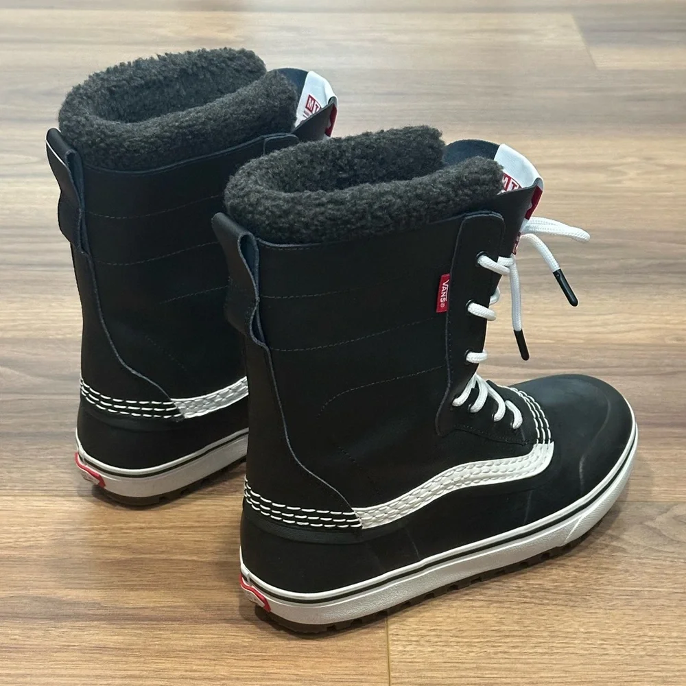Vans MTE Cold Weather Standard Waterproof Boot in Black Size 9